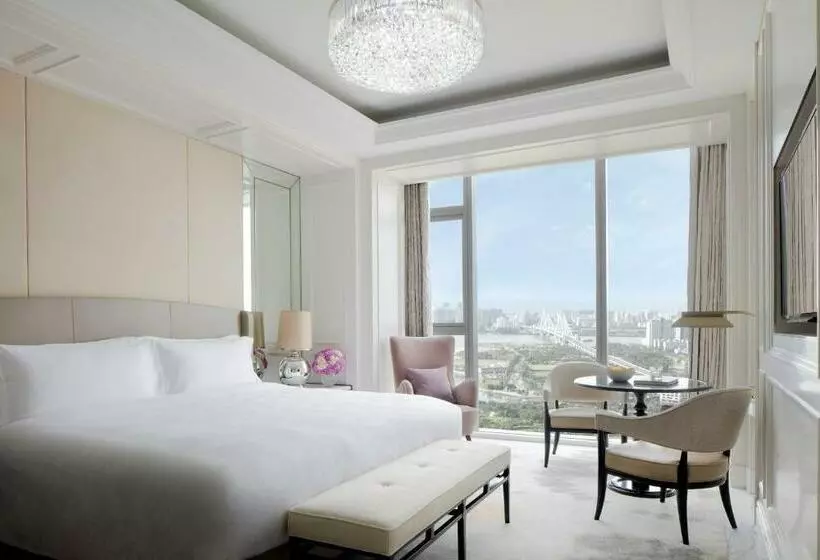 キングサイズベッドのデラックスルーム, The Langham Haikou