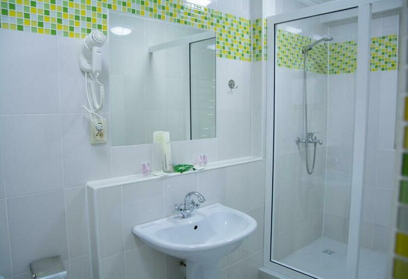 Полулюкс, Uyutnyy Dom