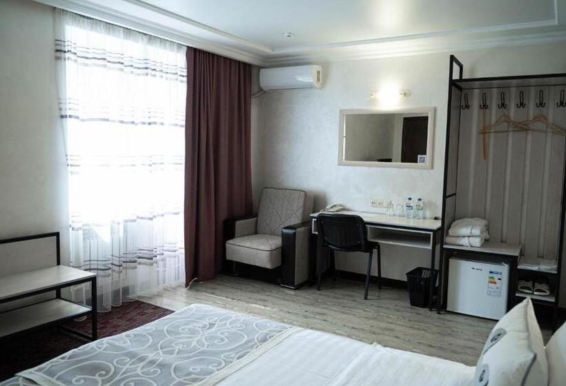 Полулюкс, Uyutnyy Dom