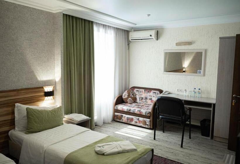 Полулюкс, Uyutnyy Dom