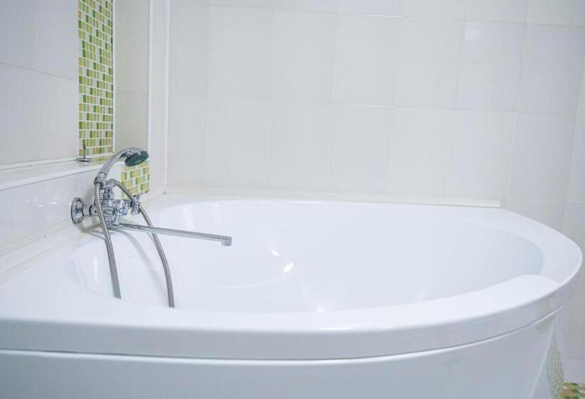 Студия Deluxe, Uyutnyy Dom