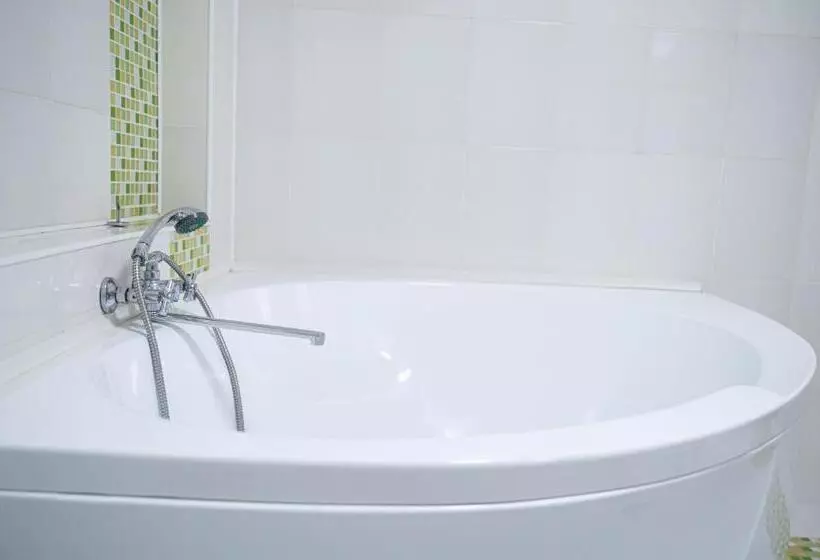 استودیوی لوکس, Uyutnyy Dom