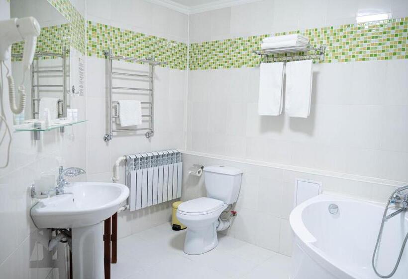 Студия Deluxe, Uyutnyy Dom