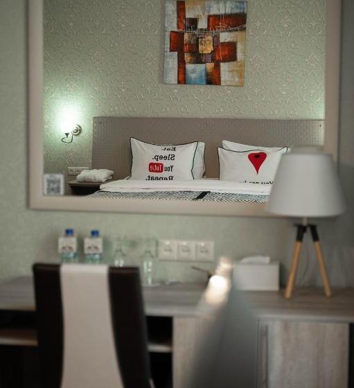 Студия Deluxe, Uyutnyy Dom