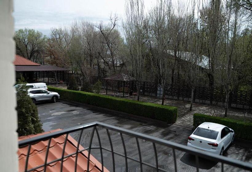 Family Suite, Uyutnyy Dom