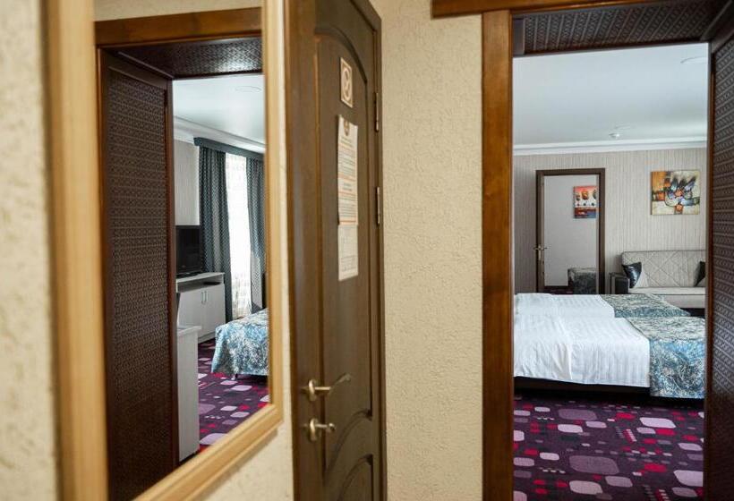 Family Suite, Uyutnyy Dom