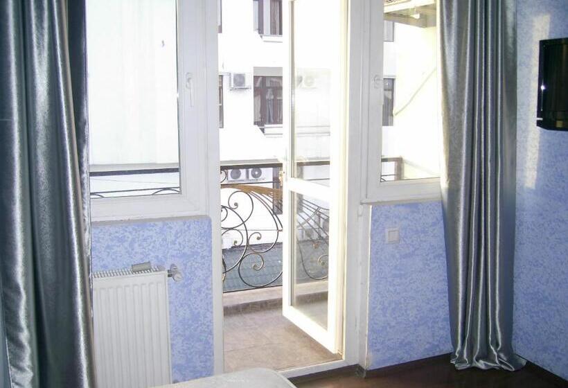 اتاق لوکس, Vakhtanguri