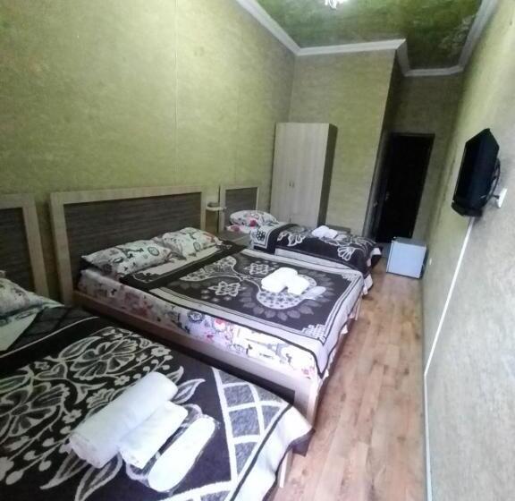 اتاق خانوادگی, Vakhtanguri