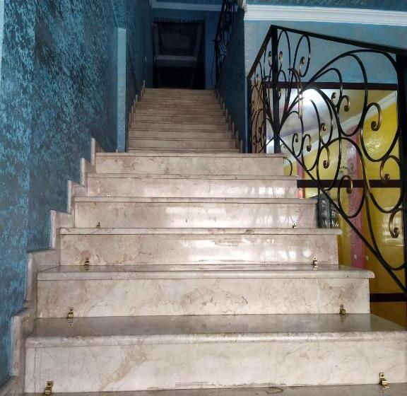 اتاق خانوادگی, Vakhtanguri