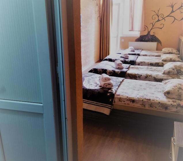 Economy Quadruple Room, Vakhtanguri