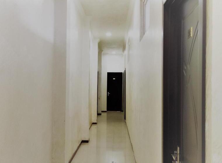 تختخواب در اتاق مشترک, Vakhtanguri