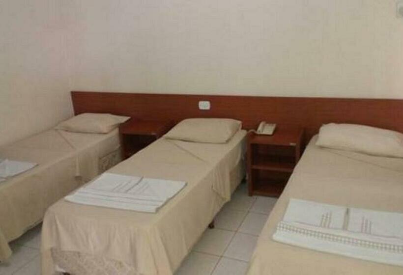 חדר סטנדרט לשלושה עם נוף לגינה, Candeias Hotel Gold Fish