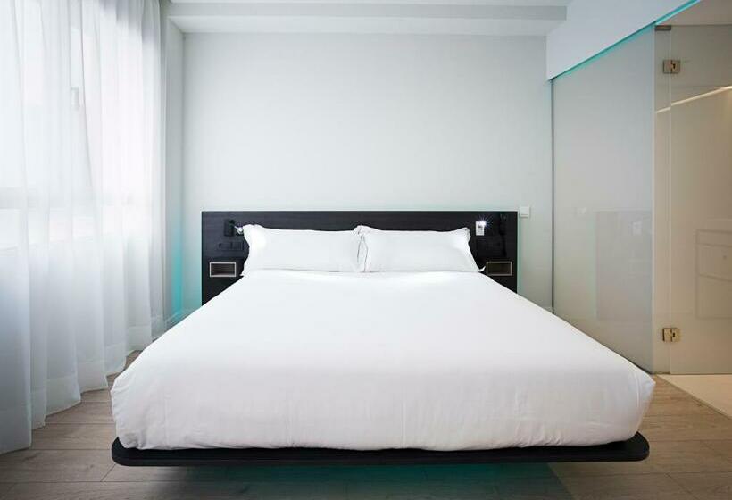 Quarto Deluxe, B&b Hotel Madrid Centro Puerta Del Sol
