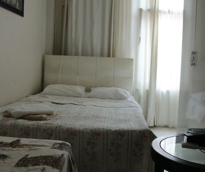 اتاق استاندارد چهار تخته, Eagles Budget Homes