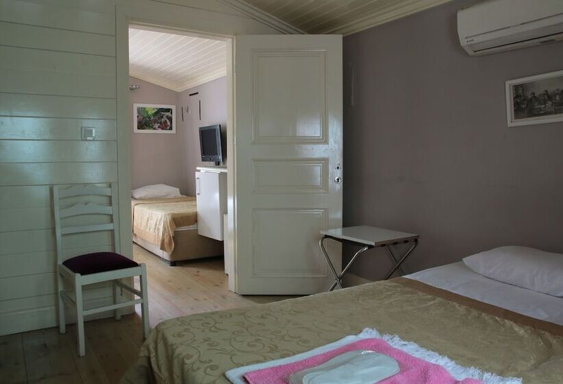 اتاق استاندارد چهار تخته, Eagles Budget Homes