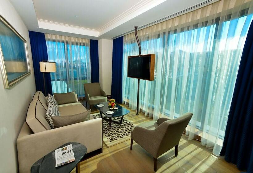 Люкс Вид на Город, Golden Tulip Istanbul Bayrampasa