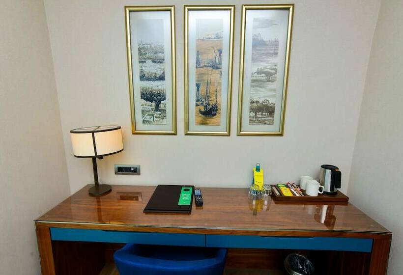Люкс Вид на Город, Golden Tulip Istanbul Bayrampasa