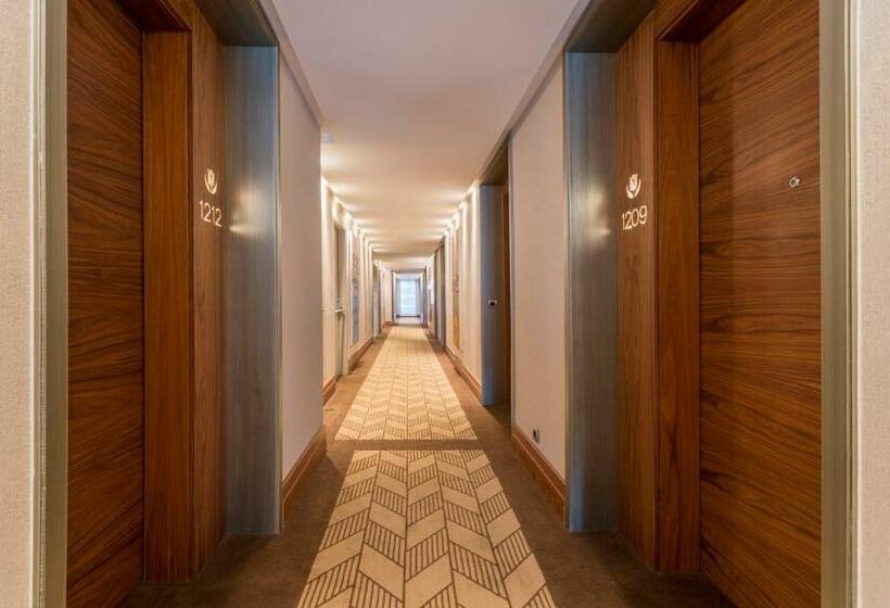 Номер Superior Вид на Город, Golden Tulip Istanbul Bayrampasa