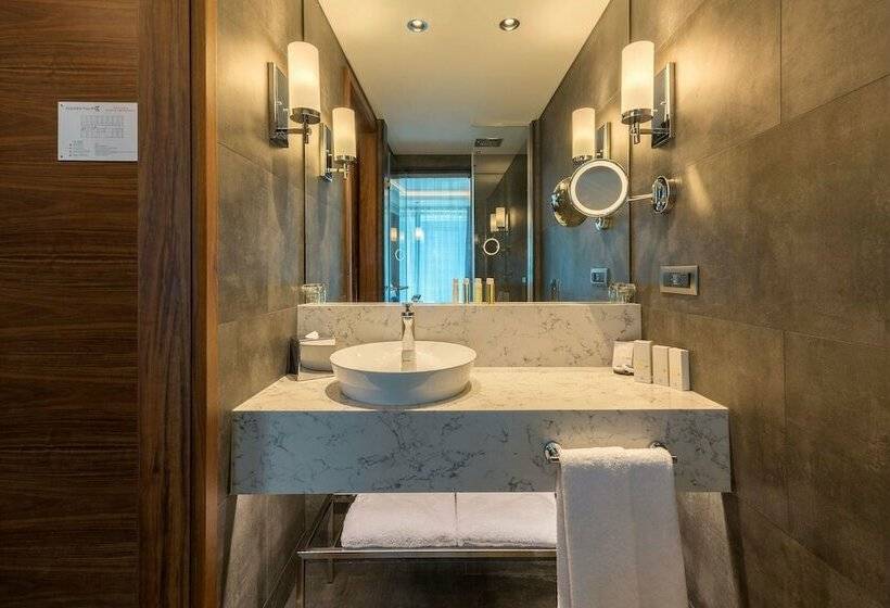 オーシャンビュースーペリアールーム, Golden Tulip Istanbul Bayrampasa