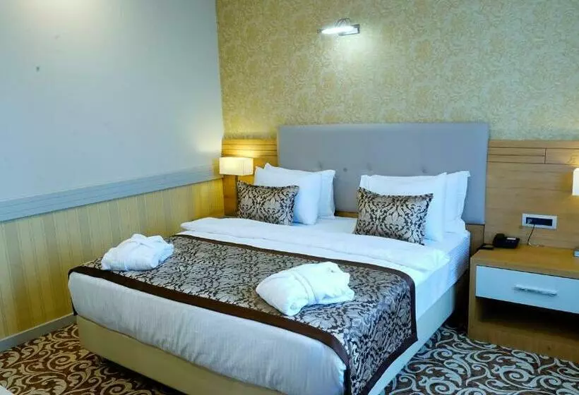 اتاق لوکس, Grand İtimat