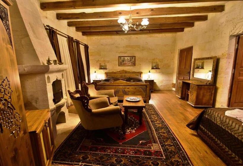 Pokój Rodzinny, Harman Cave