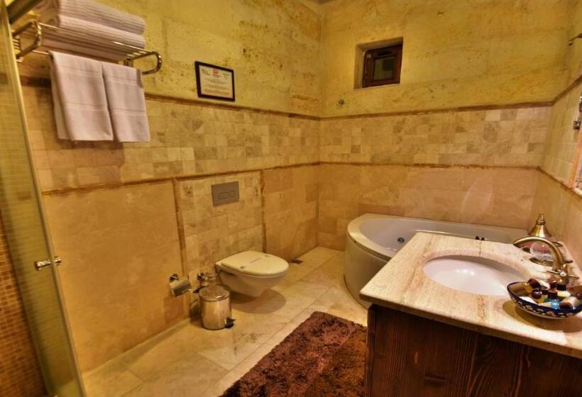 Pokój Rodzinny, Harman Cave