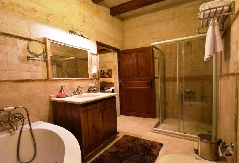 Pokój Rodzinny, Harman Cave