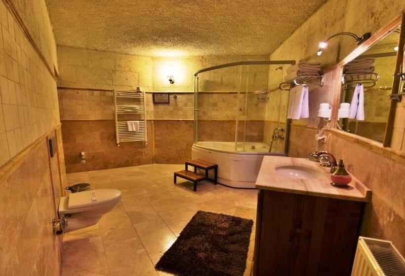 Pokój Rodzinny Ekonomiczny, Harman Cave