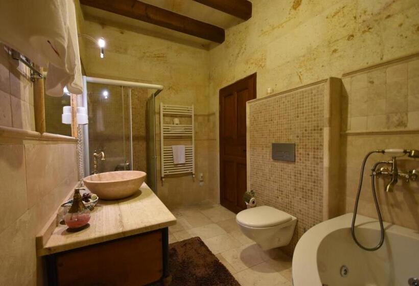 Pokój Rodzinny, Harman Cave