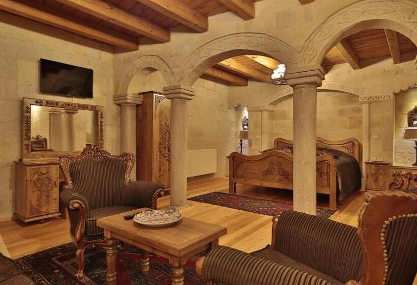 Pokój Rodzinny, Harman Cave