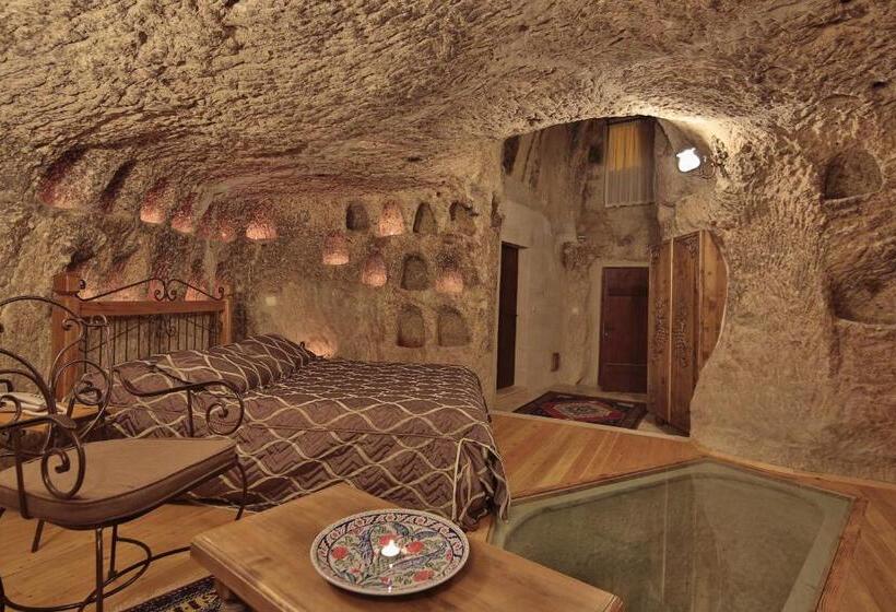 Pokój Standard, Harman Cave