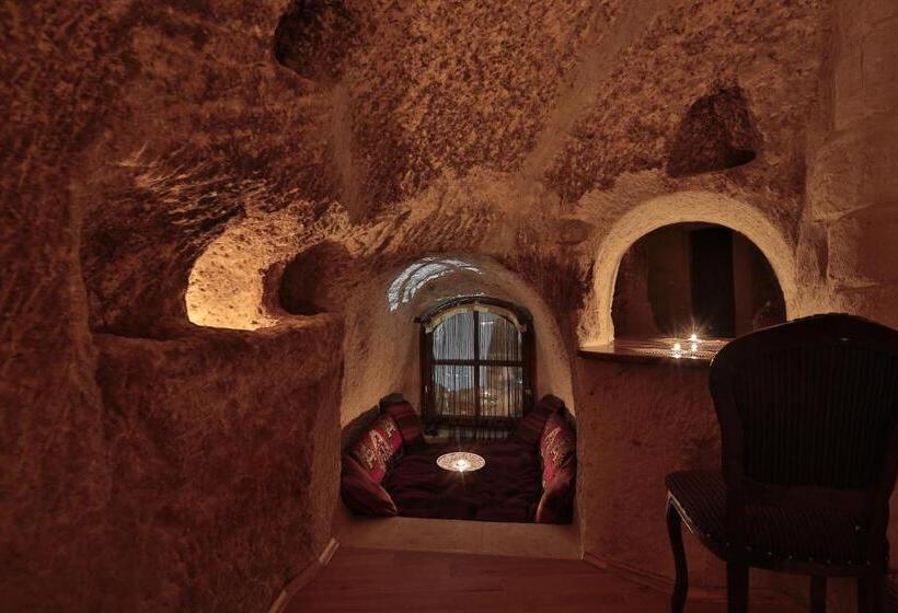 Pokój Standard, Harman Cave