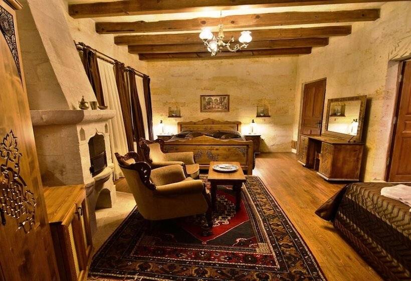 Pokój Rodzinny, Harman Cave