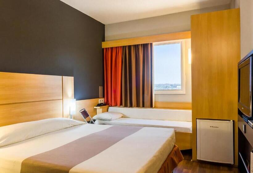 Aile Odası, Ibis Jaboticabal