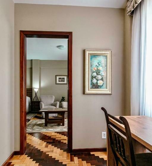 جناح ديلوكس, San Rafael