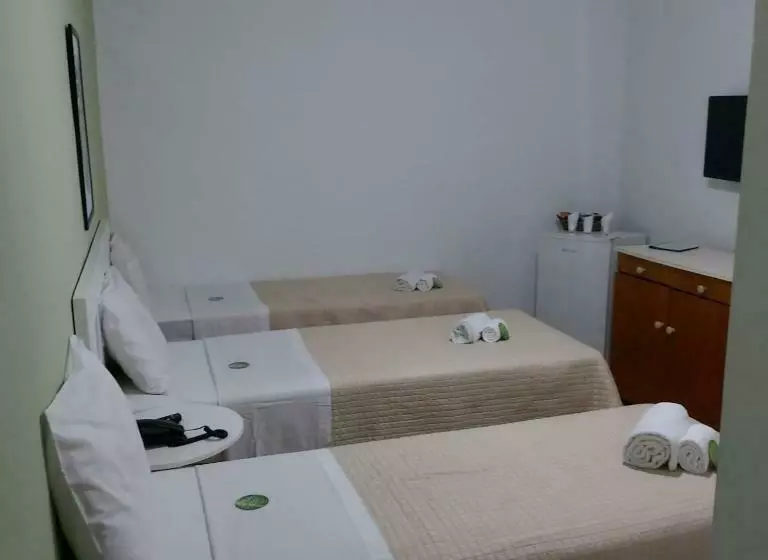 Standard Kolmen Hengen Huone, Viverdi