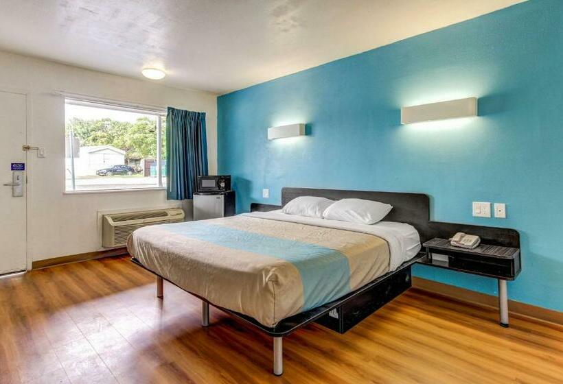 غرفة قياسية سرير كينج, Motel 6 Waco   Lacy Lakeview