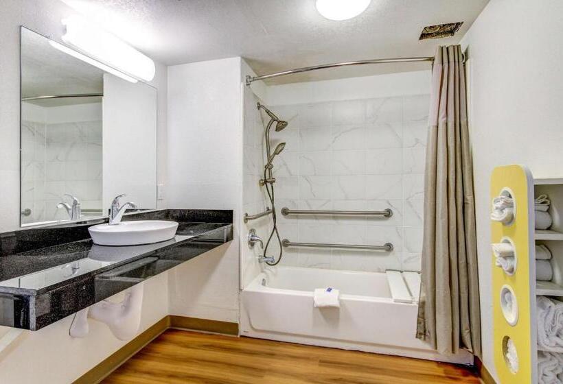 غرفة قياسية سرير كينج, Motel 6 Waco   Lacy Lakeview