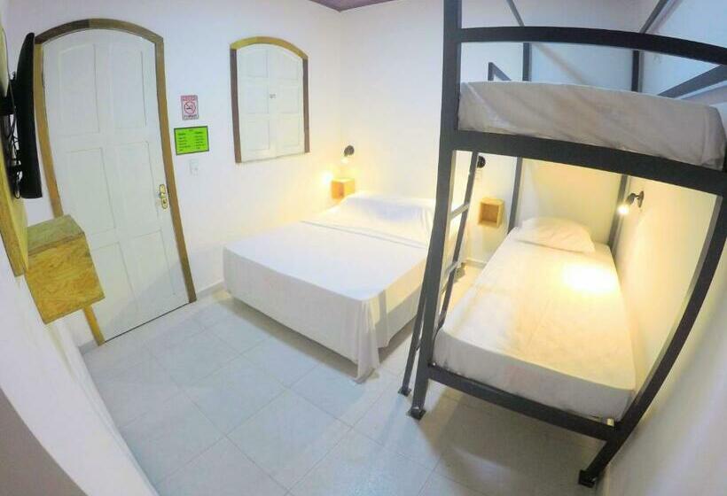 디럭스 4인 룸, Hostel Da Milla