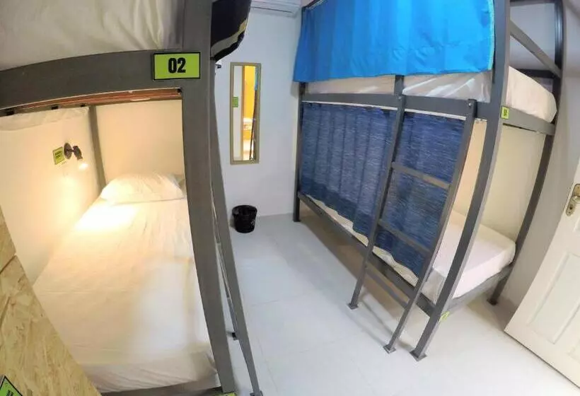 バスルーム共同エコノミー4人部屋, Hostel Da Milla