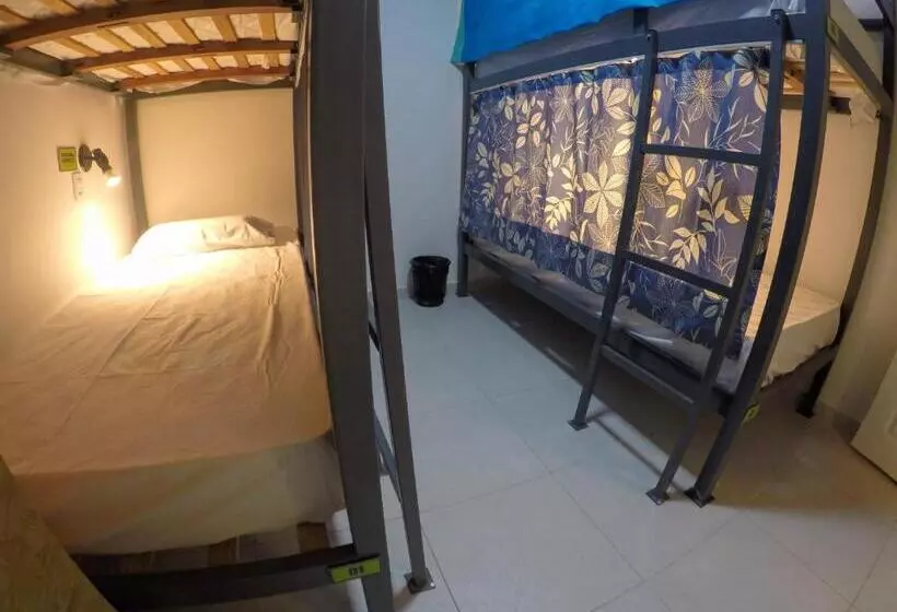 バスルーム共同エコノミー4人部屋, Hostel Da Milla