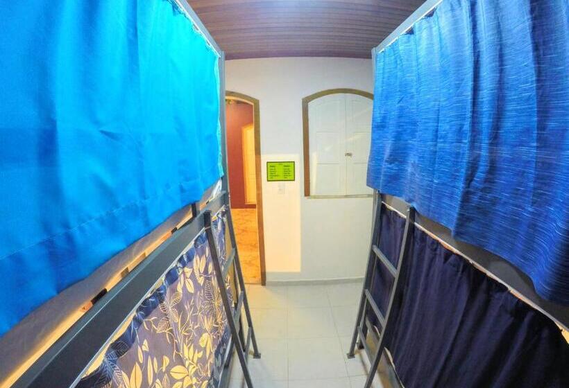 הכלכלה חדר לארבעה עם מקלחת משותפת, Hostel Da Milla