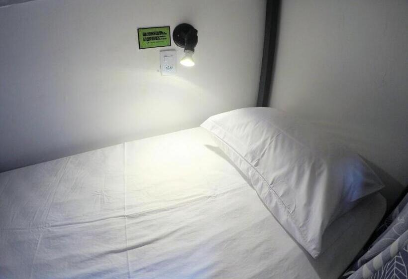 הכלכלה חדר לארבעה עם מקלחת משותפת, Hostel Da Milla