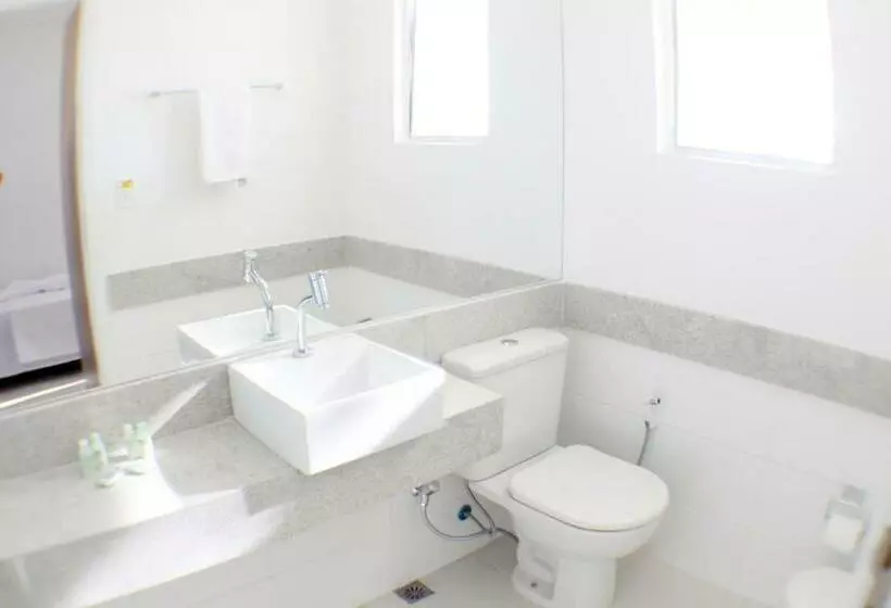 Standard Kolmen Hengen Huone, Abrolhos