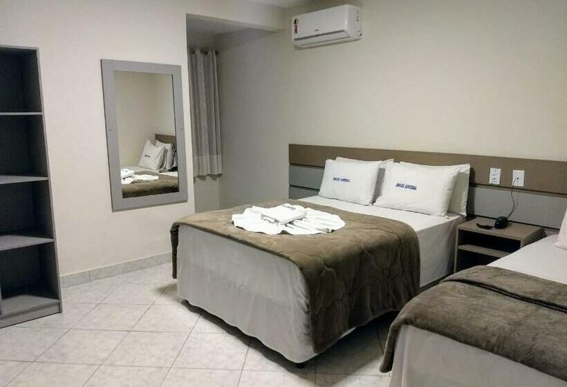 חדר סופריור לשלושה, Central