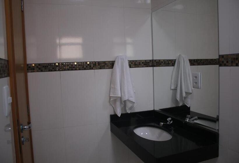 اتاق لوکس سه تخته, Ouro Minas Plaza