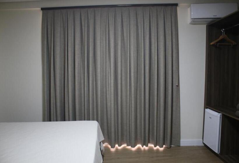 디럭스 트리플 룸, Ouro Minas Plaza