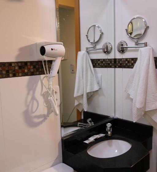 4인용 스탠다드 룸, Ouro Minas Plaza