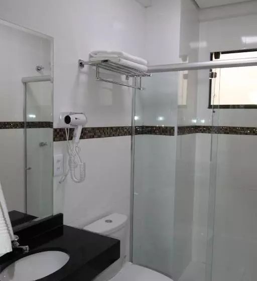 デラックスの４人部屋, Ouro Minas Plaza
