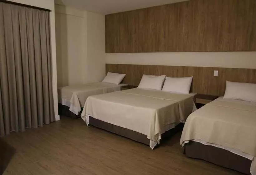 デラックスの４人部屋, Ouro Minas Plaza